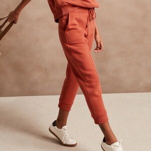 NWT BANANA REPUBLIC SLIM TAPERED LEG UTILITY POCKET FLEECE JOGGER POLISHED LOOK!